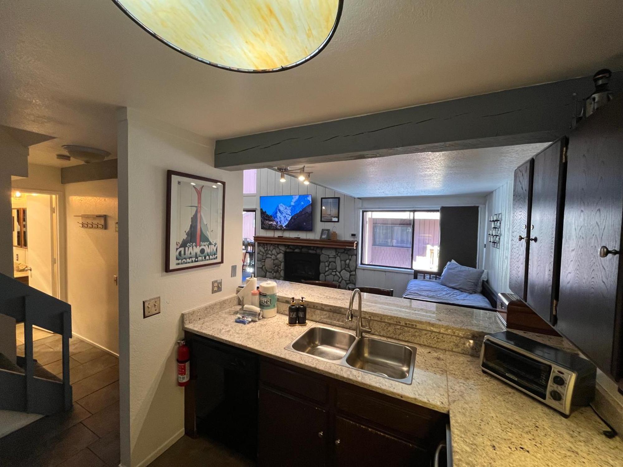 Cozy With Loft At Mammoth & Racquet Club, Hot Tub, Garage, 10 Min Walk To Lifts Appartement
